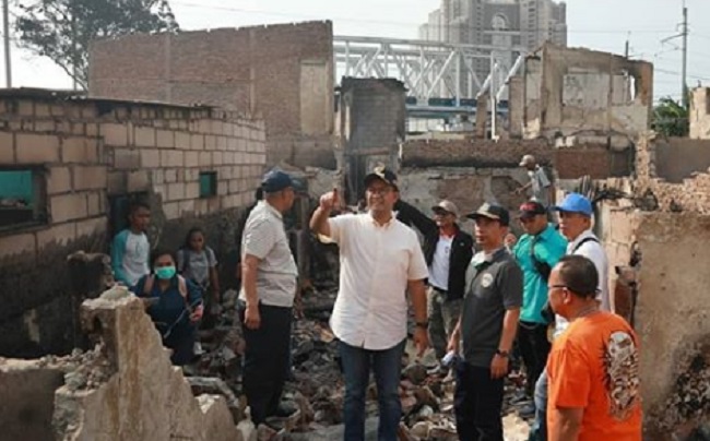 Kunjungi Korban Kebakaran Kampung Bandan, Anies: Kita Bantu Semua