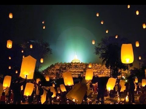 Hadiri Perayaan Waisak 2019, Hasto: Ribuan Lampion Bawa Pesan Damai untuk Indonesia