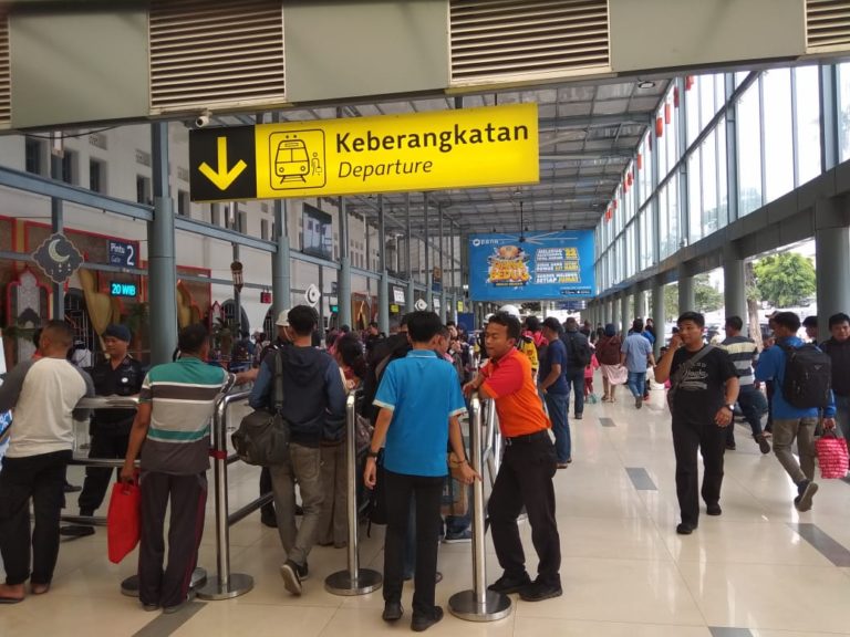 H-2 Lebaran, Stasiun Pasar Senin Berangkatkan 26 Ribu Lebih Pemudik