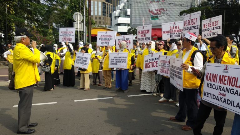 Aksi Demo Warnai Sidang Perdana Gugatan Pilpres 2019
