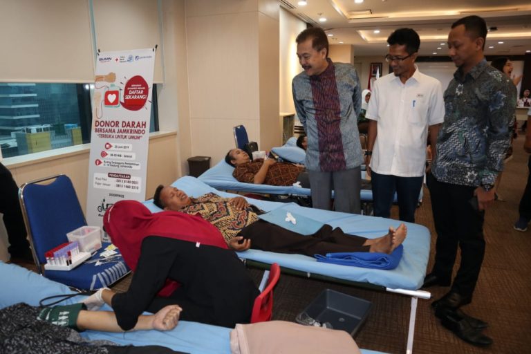 Peringati HUT ke-49, Perum Jamkrindo Gelar Donor Darah