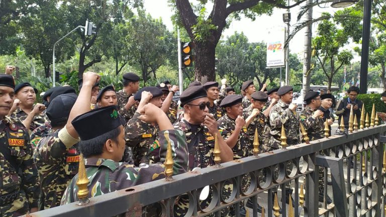 Dapat Kabar Ustad Felix Ceramah di Masjid Balaikota, Puluhan Banser Geruduk Kantor Anies