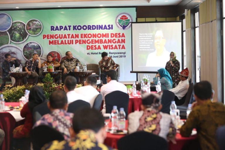 Kemendes apresiasi Banyuwangi dalam mengembangkan wisata desa