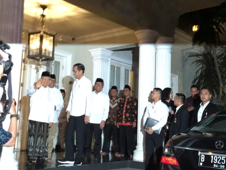 Jokowi Jemput Ma’ruf Amin Nobar Sidang Sengketa Pilpres 2019 di Bandara Halim
