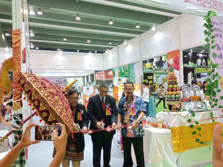 Warga Guangzhou Serbu Paviliun Indonesia di Fruit Expo 2019