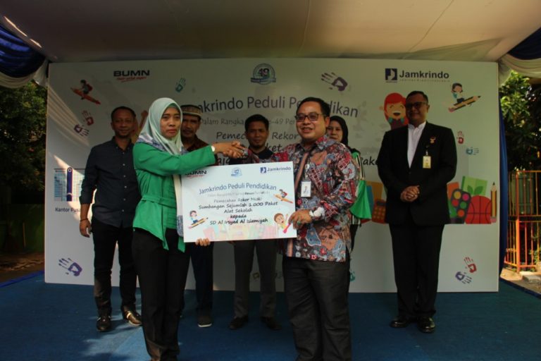 Perum Jamkrindo Inisiasi Gerakan Peduli Pendidikan