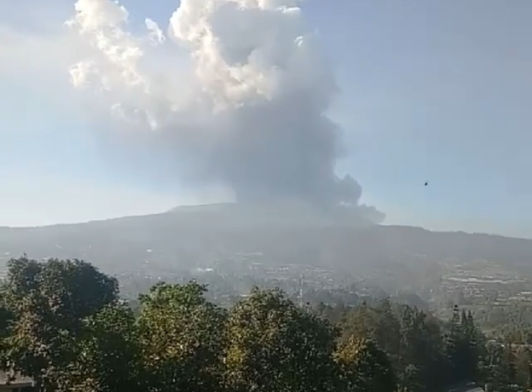 Erupsi Gunung Tangkuban Perahu tak Ganggu Penerbangan