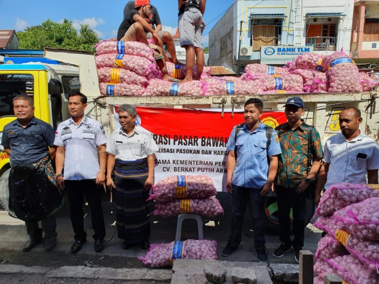 Stabilkan Wilayah Timur, Kementan Gelar Operasi Pasar Bawang Putih di Kupang
