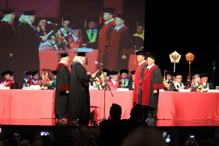 Effendi Gazali Dikukuhkan jadi Guru Besar Universitas Moestopo (Beragama)