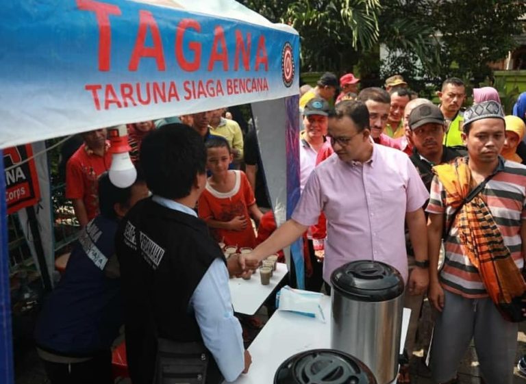 Cegah Kebakaran, Pemprov DKI Cek Saluran Listrik di Kampung-kampung
