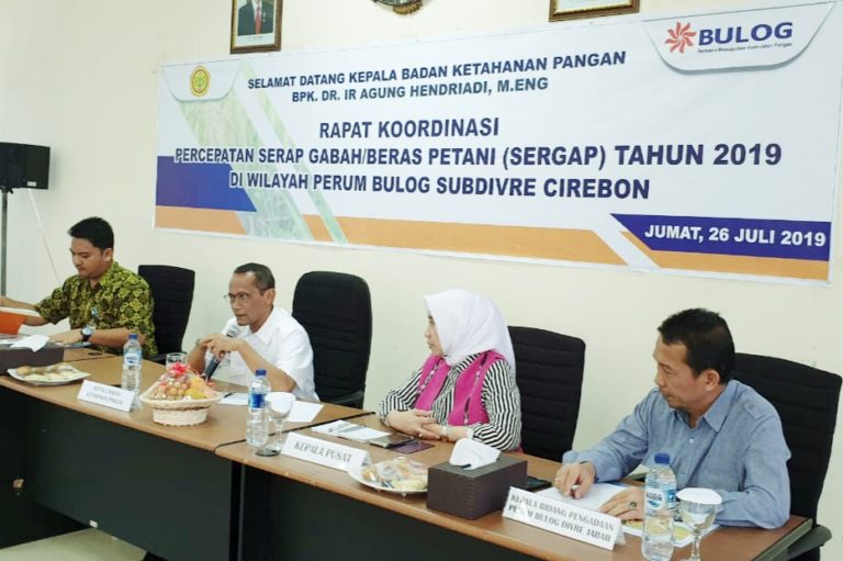 Kepala BKP Kementan Serap Gabah Petani di Cirebon dan Indramayu