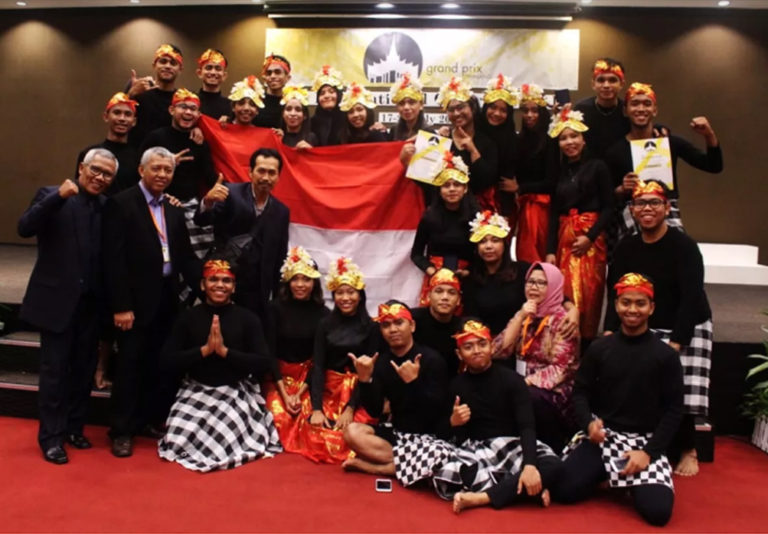 PEM Akamigas Rebut 2 Medali Emas Kompetisi Paduan Suara Internasional