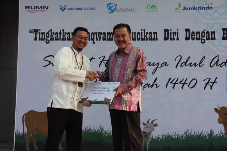 Jamkrindo Bagikan 1.200 Kupon Daging Kurban untuk Masyarakat