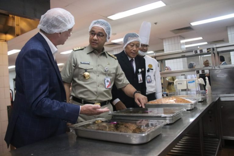 Tinjau Dapur Kurban di Hotel Borubudur,  Ini Kesan Anies