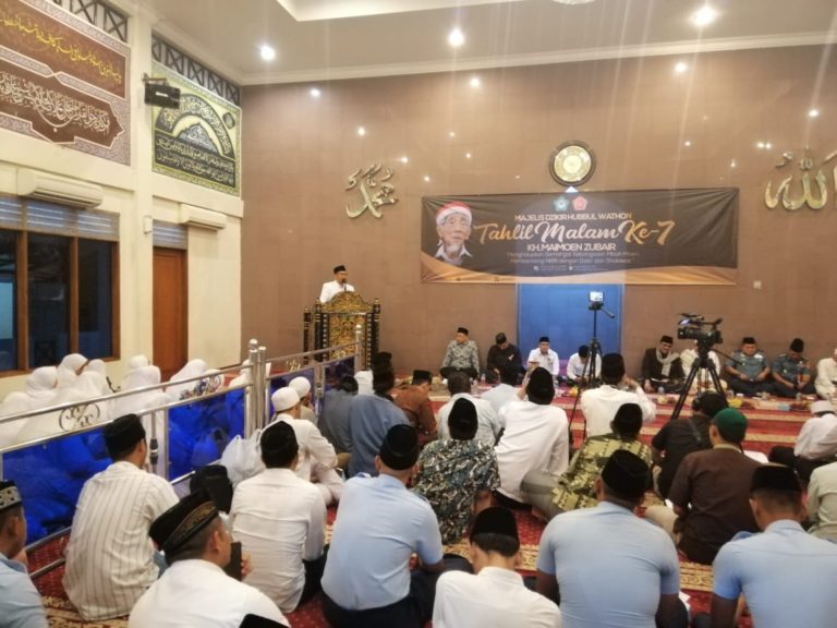 MDHW Gelar Tahlil 7 Hari Wafatnya Mbah Moen bersama Mabes TNI
