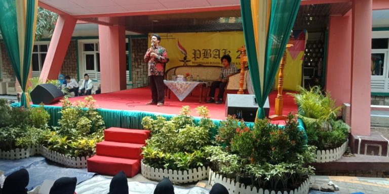 Kemenag Bina Mahasiswa PBAK UIN Banten Moderasi Beragama