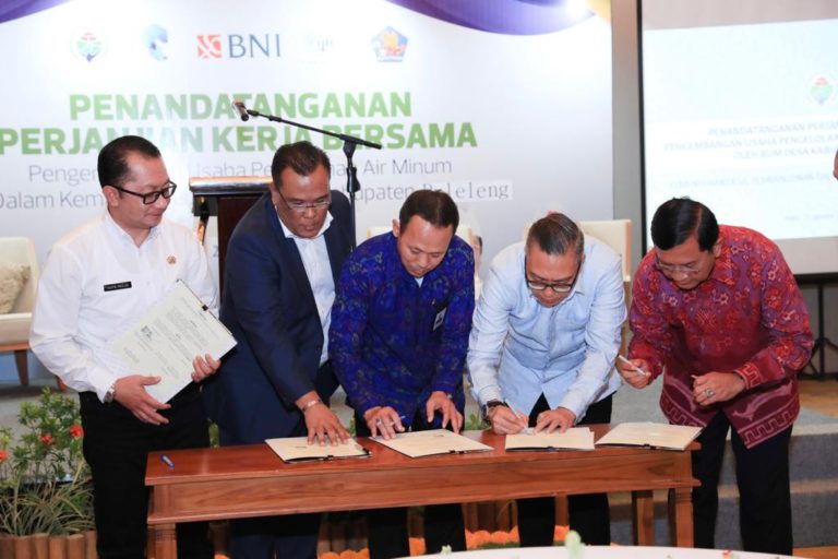30 BUMDes di Buleleng Teken Kerjasama Pengolahan Air Minum dengan Perusahaan Swasta