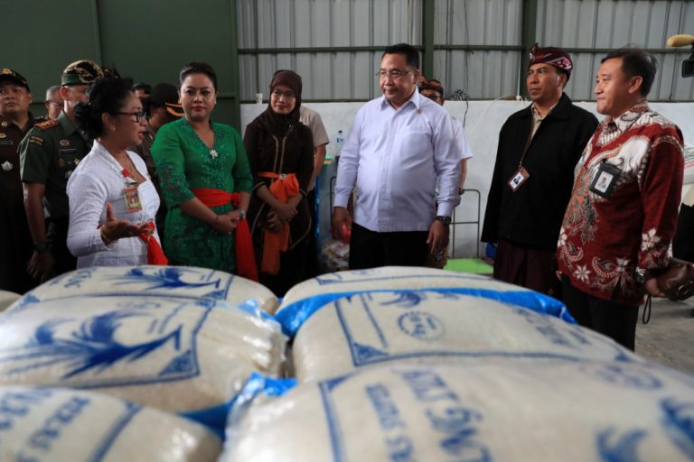 Bupati Tabanan Berharap BUMDes Bisa Memberikan Nilai Tambah Bagi Petani