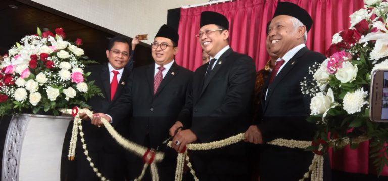 Buka Pameran Foto Parlemen, Bamsoet: Foto Lebih Berbicara Daripada Kata-kata