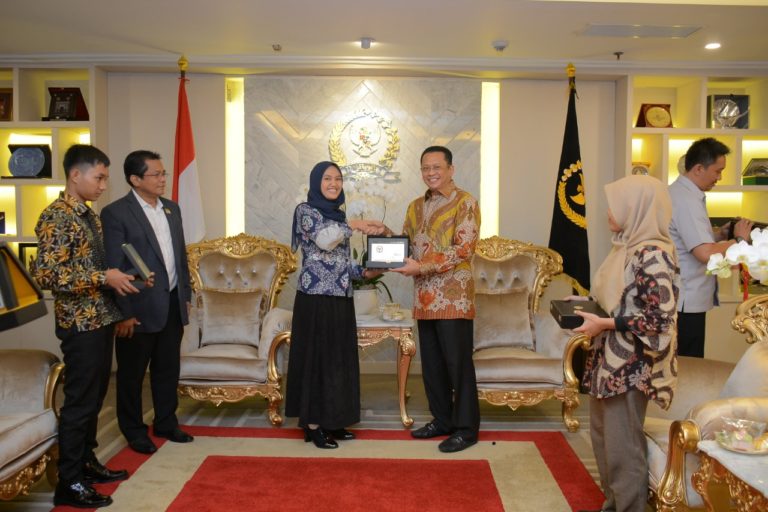 Bamsoet Harap Parlemen Remaja Buat Kaum Milenial Melek Politik