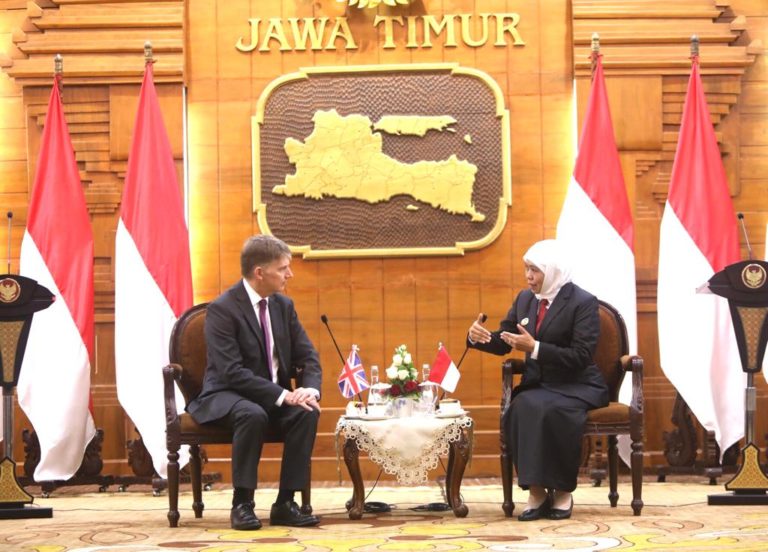 Khofifah Ajak Dubes Inggris Kerjasama Pendidikan dan Kajian  Pengolahan Limbah