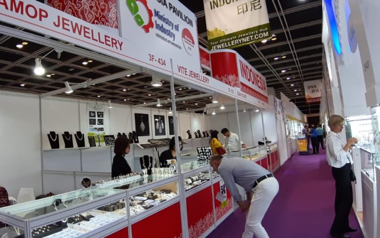 Enam IKM Perhiasan Tanah Air Mejeng di Pameran Hongkong