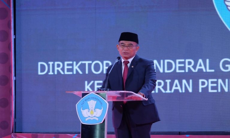 Mendikbud: Guru Harus Menguasai TIK
