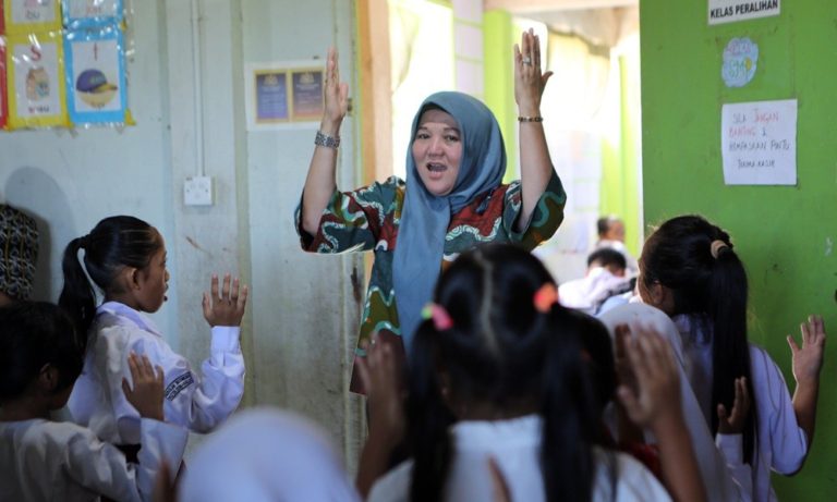 Guru Mendapatkan Perlindungan dalam Menjalankan Tugasnya