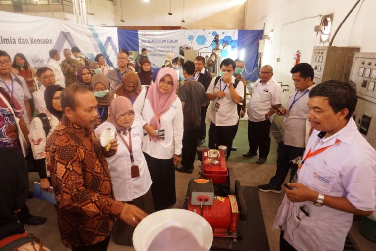 Kemenperin Temukan Inovasi Cara Ubah Sampah Plastik Menjadi BBM