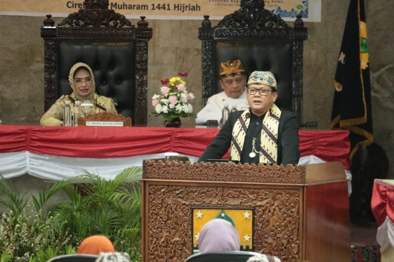Hari Jadi ke-650 Cirebon, Rokhmin Dahuri Didaulat sebagai Tokoh Nasional Inspiratif