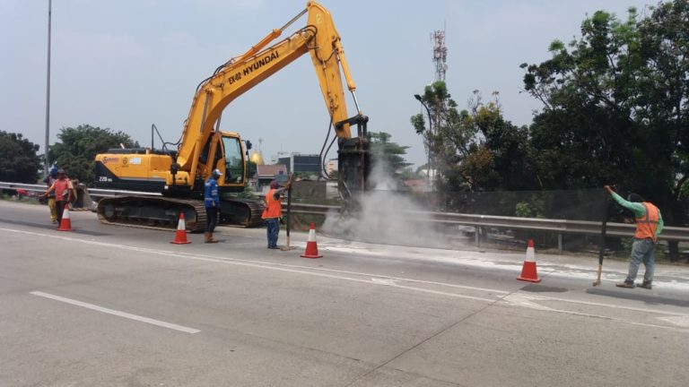 Jasa Marga Regional JabodetabekJabar Lakukan Pekerjaan Rekonstruksi Jalan Tol Jagorawi