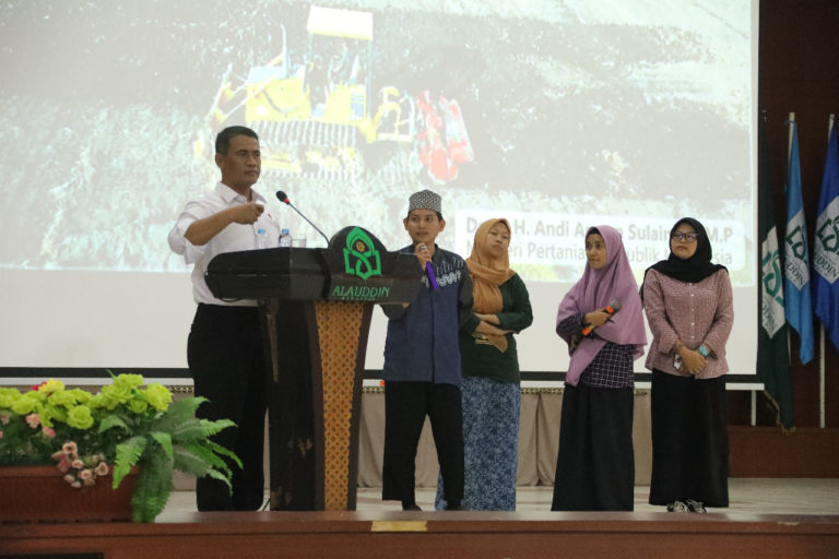 Amran Perkenalkan Mekanisasi Pertanian ke Mahasiswa UIN Makassar