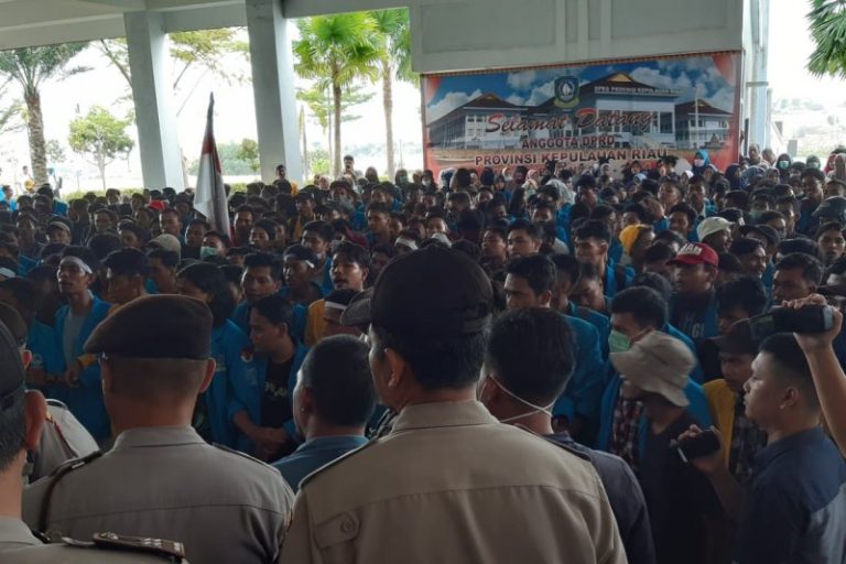 Kemenristekdikti Undang Seluruh Rektor Bahas Aksi Demonstrasi Mahasiswa