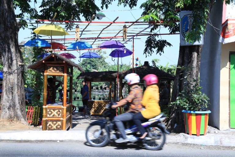 Pertamina Kucurkan 500 Juta Kembangkan UMKM di Bantaran Sungai Surabaya