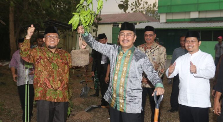 Kampus La Tansa Deklarasi Nasional Penyelamatan Lingkungan Hidup