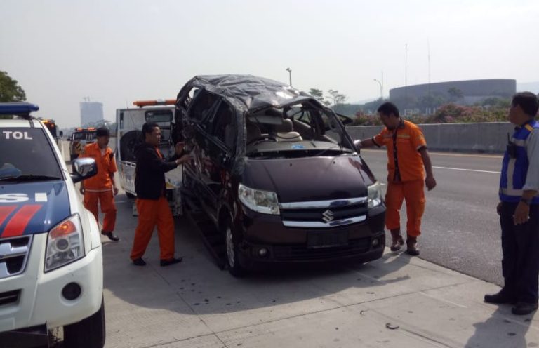 Kecelakaan Tunggal di Tol Jagorawi, Tiga Orang Meninggal