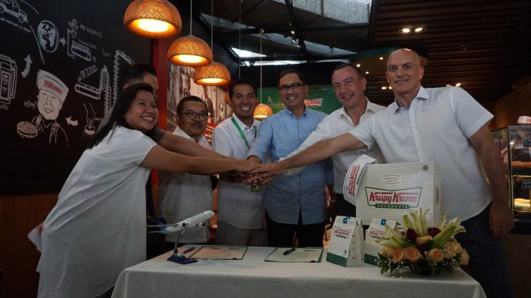 Garuda Indonesia Hadirkan Varian Inflight Snack Terbaru dari Krispy Kreme