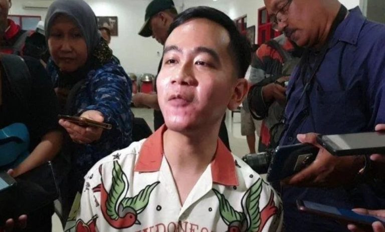 Gibran Izinkan Warga Solo Ngabuburit, Tapi Jangan Bukber