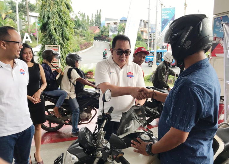 Peringati Hari Pelanggan Nasional, Jajaran Manajemen Pertamina Sapa Pelanggan
