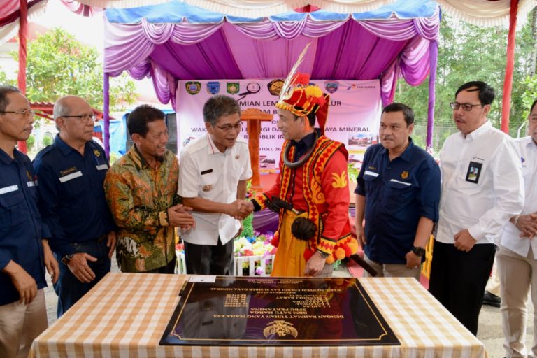 Wamen Arcandra Resmikan 6 Penyalur BBM Satu Harga di Kepulauan Nias