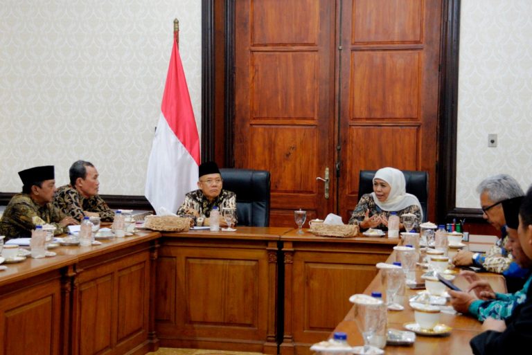 Khofifah Ajak FKUB Jatim Bangun Kerukunan Antaragama Pakai Gaya Milenial