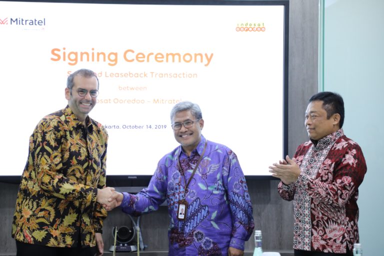 TelkomGroup Akuisisi 2.100 Menara Indosat Ooreedoo