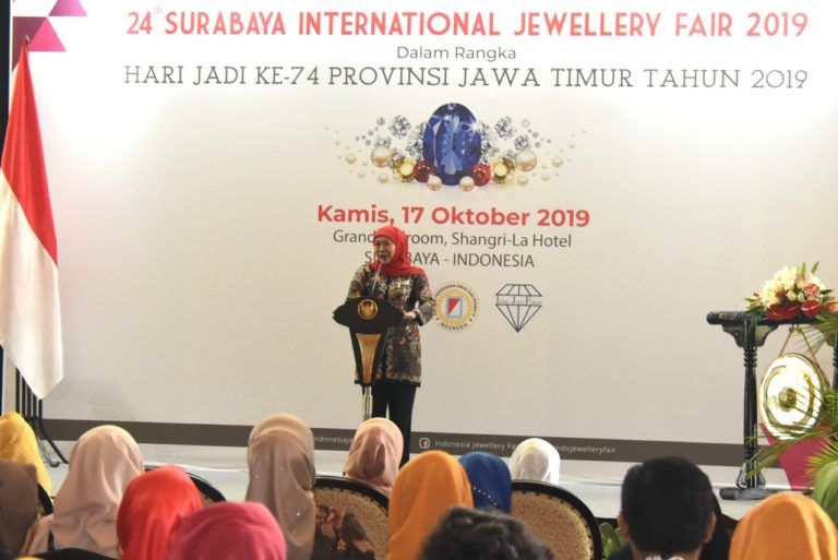 Gubernur Khofifah: Jatim Berkontribusi 49,65 Persen Produksi Perhiasan Nasional