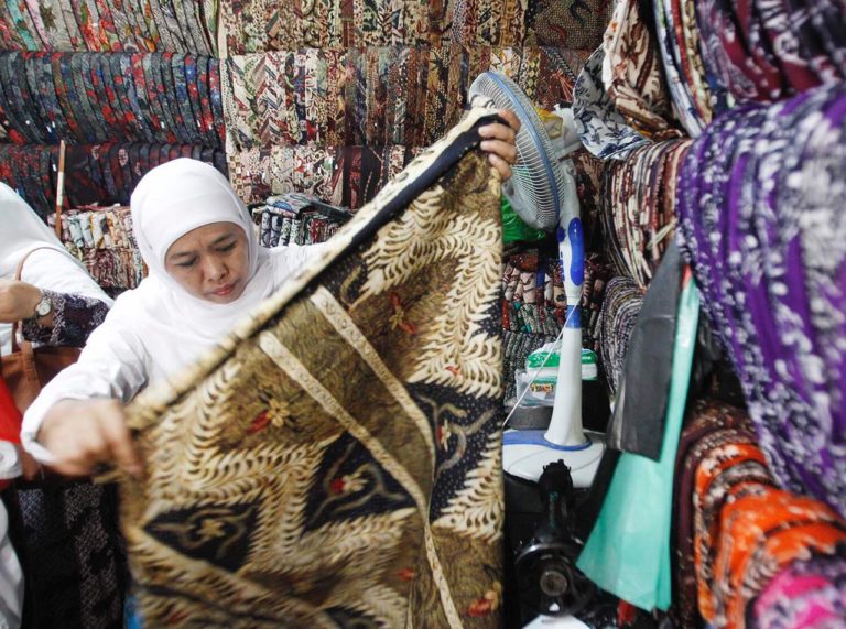 Khofifah: Saya Termasuk ‘Batik Holic’
