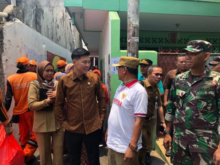 Blusukan ke Lokasi Kebakaran di Kebon Jeruk, Politikus NasDem ini Janji Bantu Warga