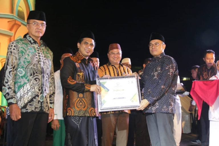 Empat Kepala Daerah Raih Penghargaan karena Kepeduliannya pada Madrasah Diniyah
