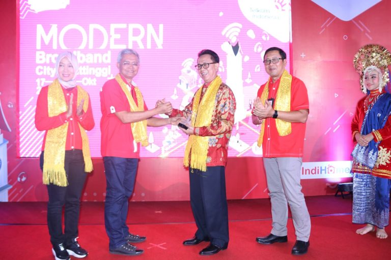 Telkom Resmikan Bukittinggi Jadi Modern Broadband City