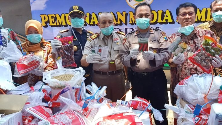 Kementan Musnahkan 59 Paket Benih Berbagai Komoditas Tanpa Dokumen