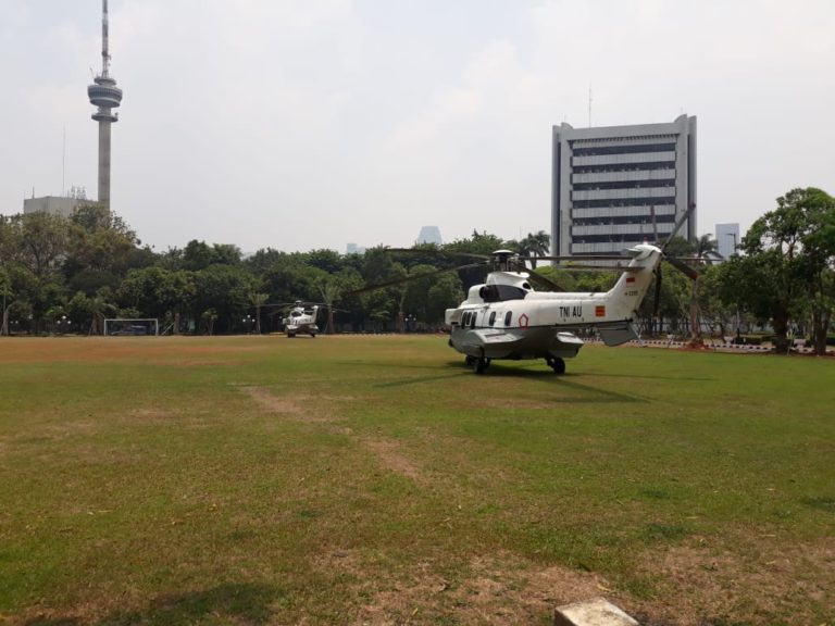 Jelang Pelantikan, Tiga Helikopter Milik TNI AU Disiagakan di Komplek Parlemen