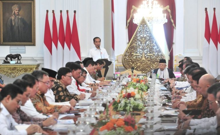 UU Ciptaker Diteken, Pengamat: Komunikasi Buruk Menteri Harus Disudahi